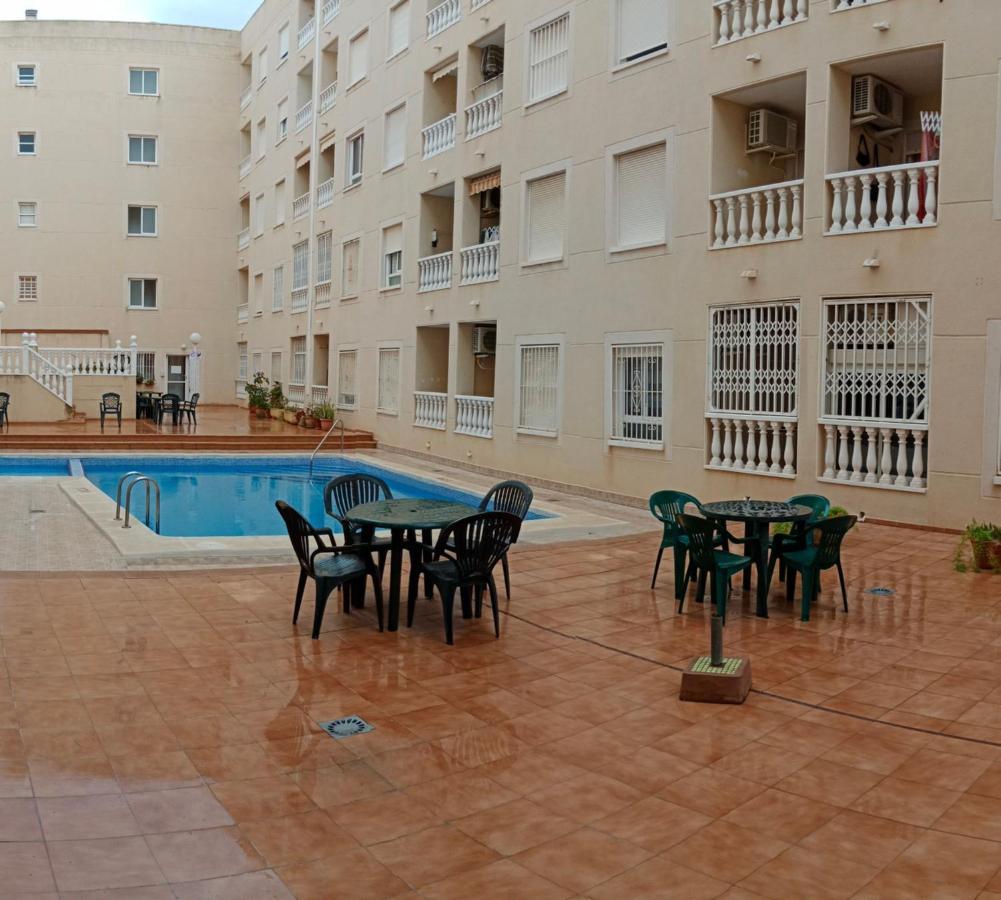 Estudio Wifi Bano 1 Sofa Cama Doble Piscina Playa 100Mts Torrevieja Exteriör bild